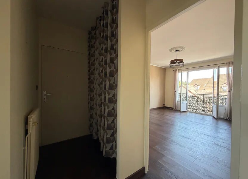 Appartement à louer, 68m², Linas
