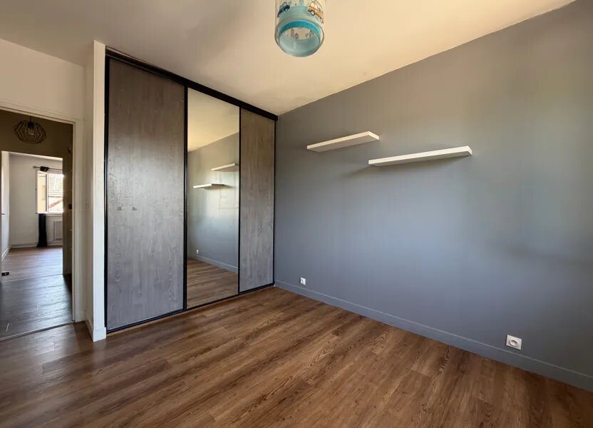 Appartement à louer, 68m², Linas