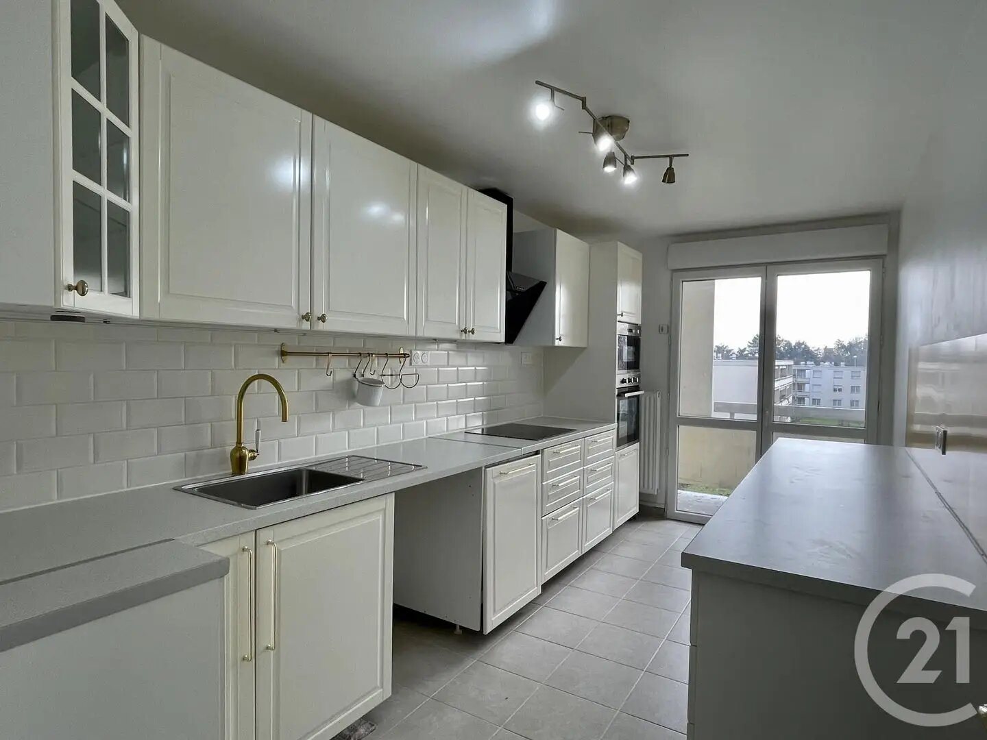 Appartement à louer, 80m², Evry