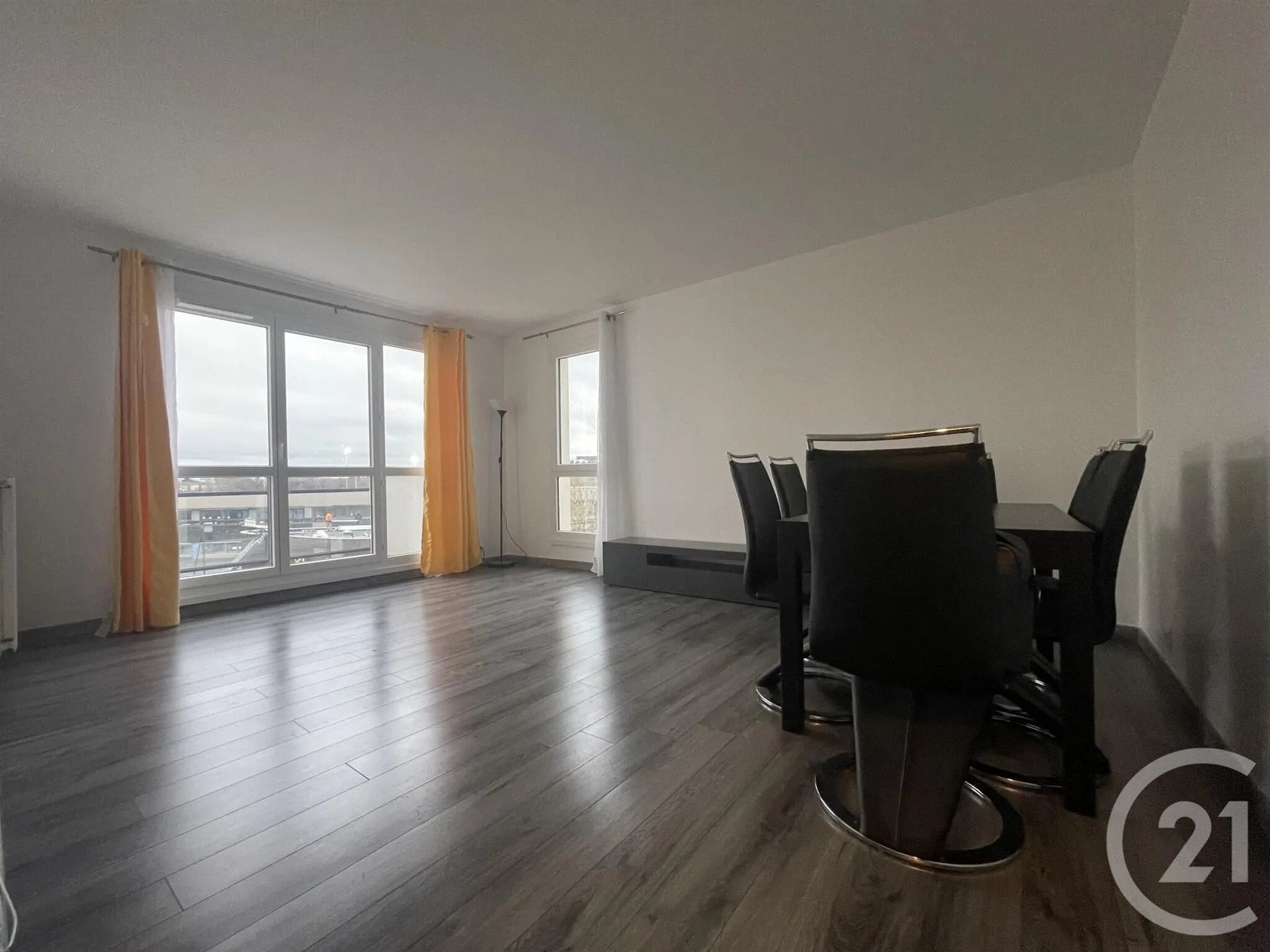 Appartement à louer, 65m², Évry-Courcouronnes