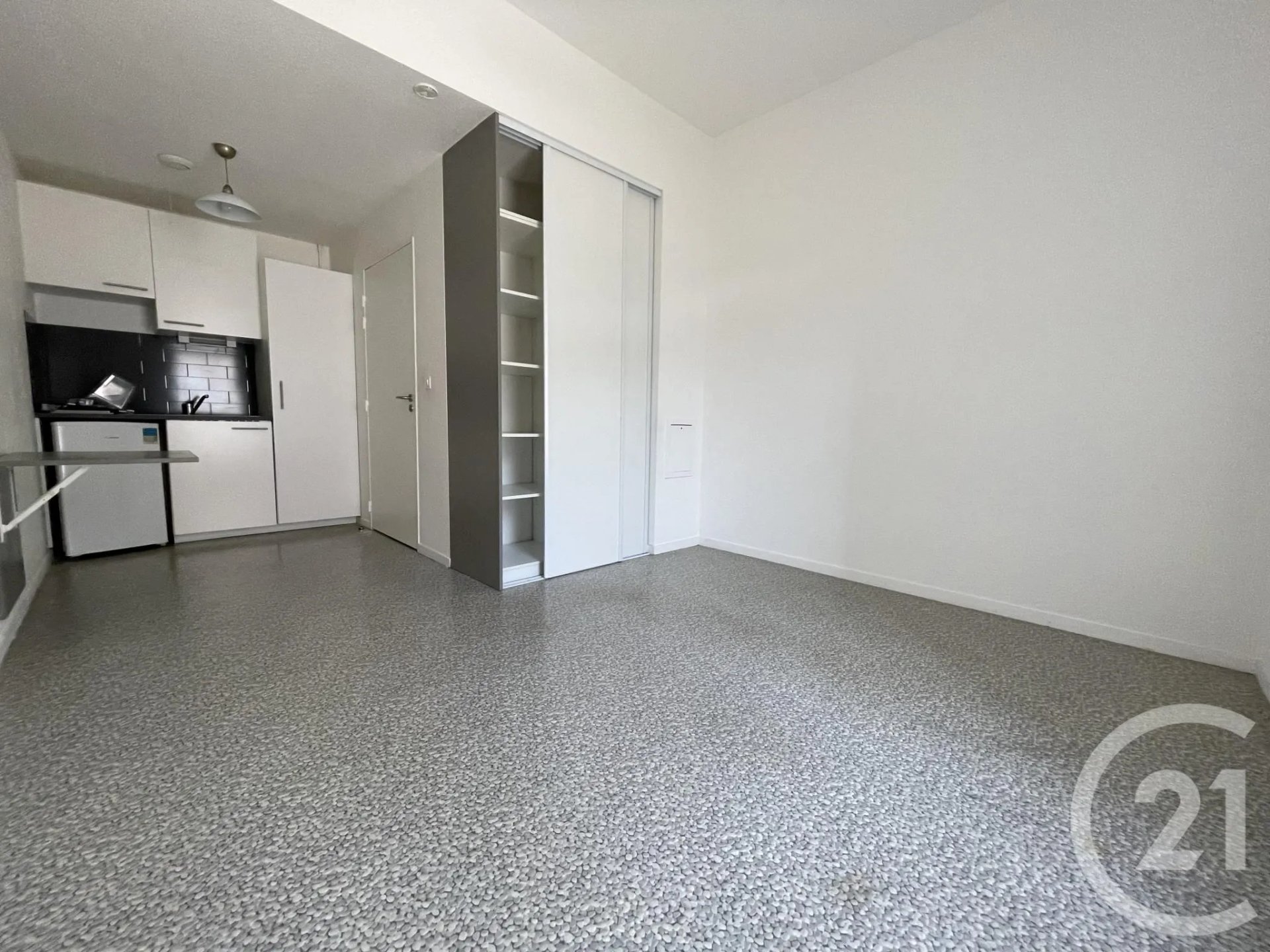 Appartement à louer, 19m², Evry