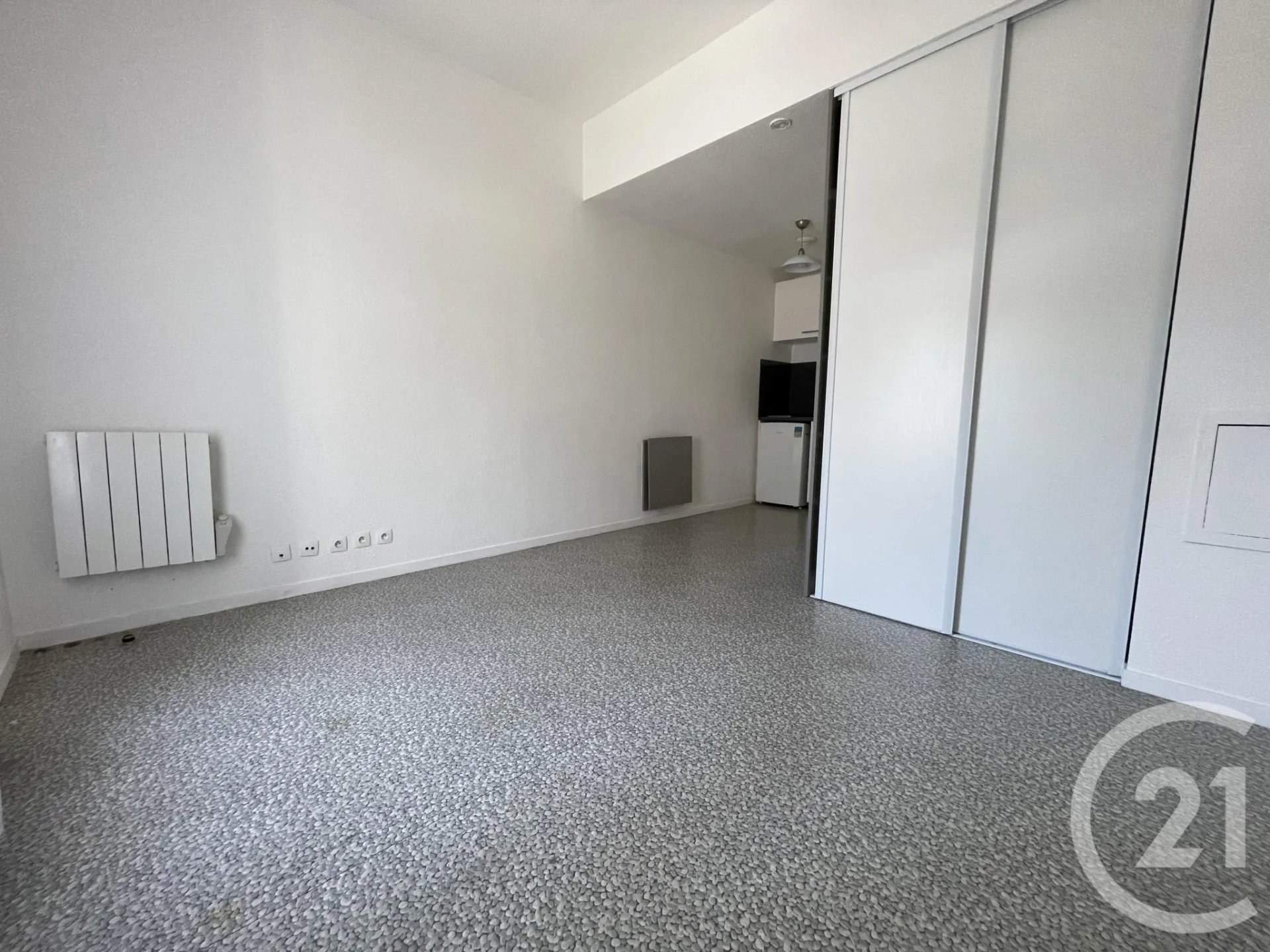 Appartement à louer, 19m², Evry