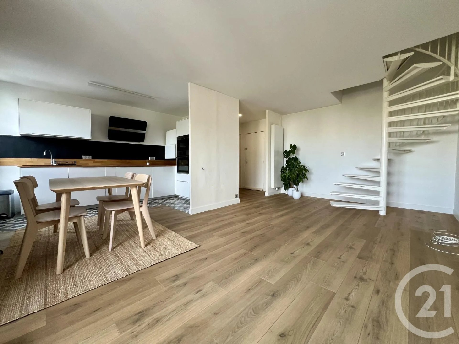 Appartement à louer, 73m², Evry