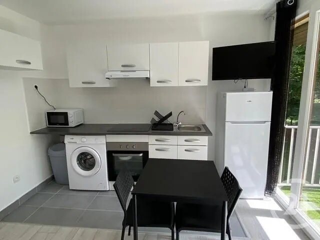 Appartement à louer, 18m², Évry-Courcouronnes