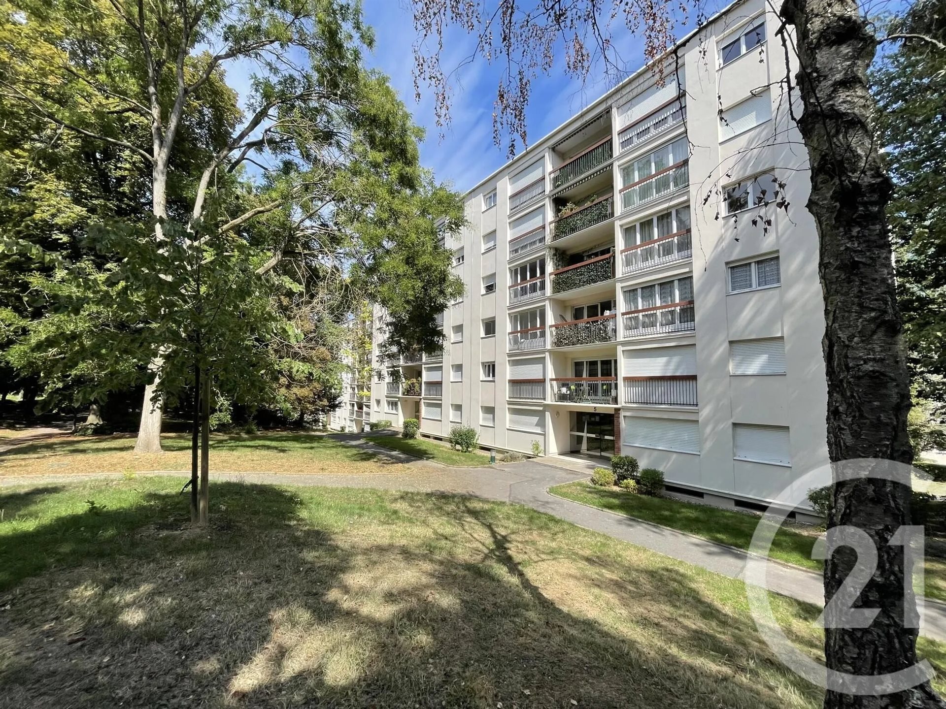 Appartement à louer, 21m², Evry