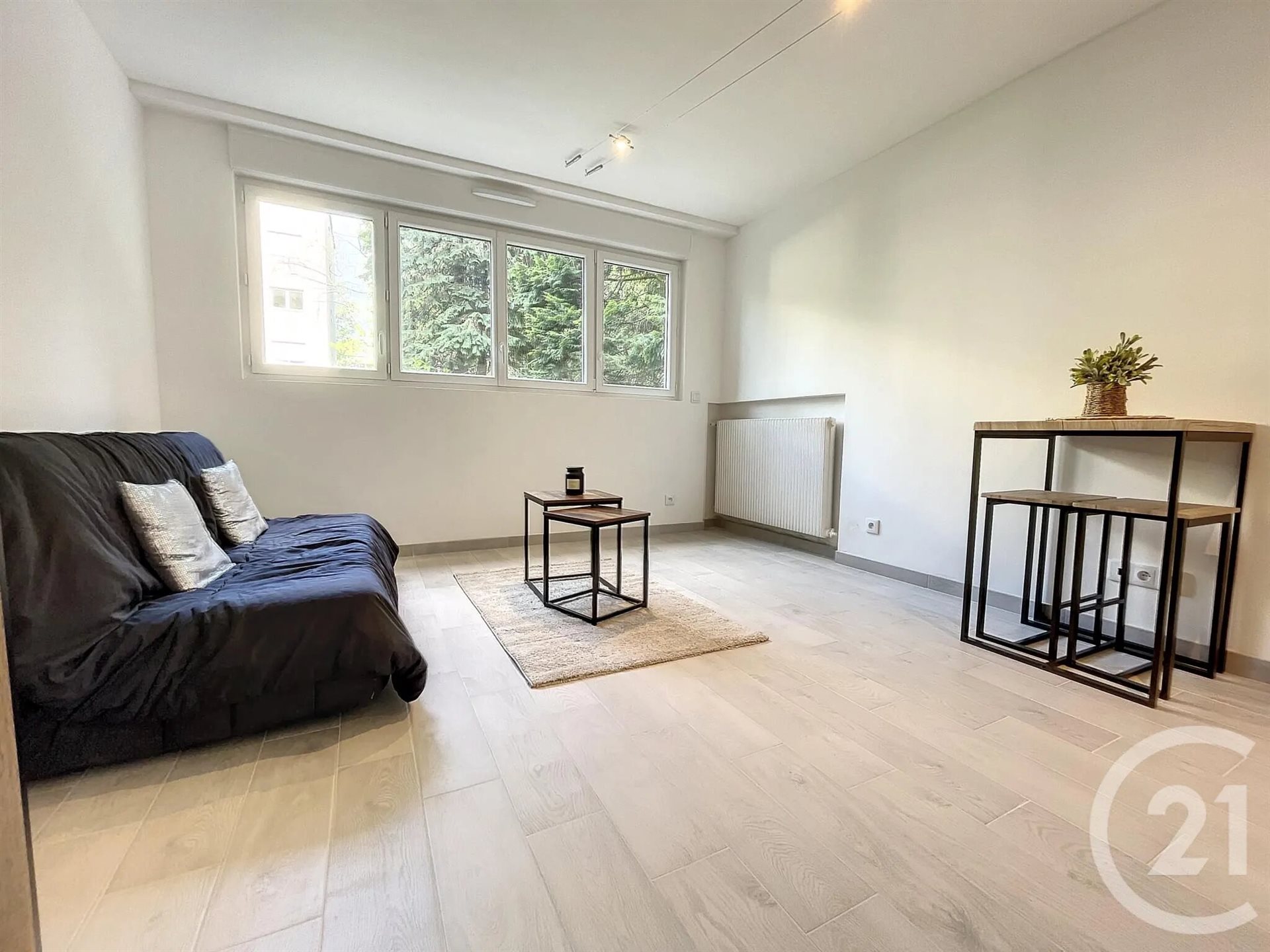 Appartement à louer, 21m², Evry