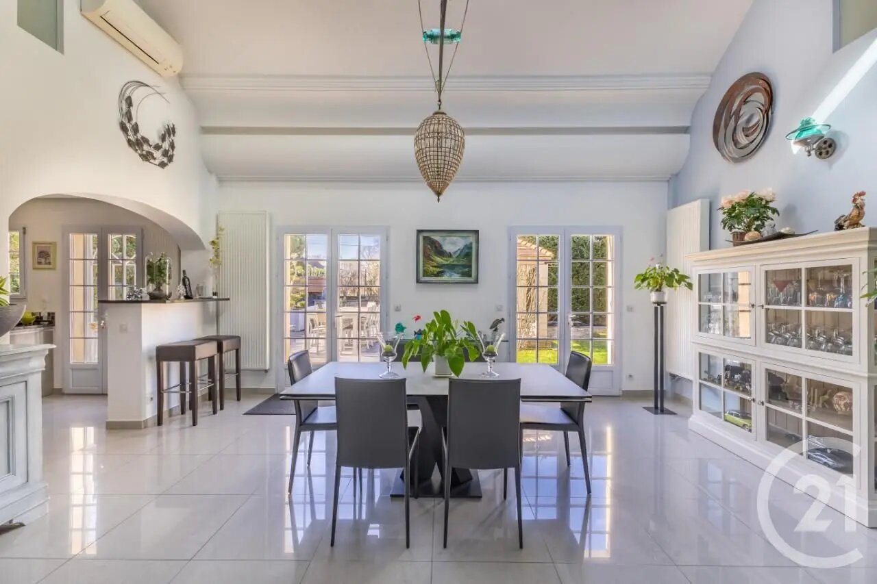 Maison à vendre, 210m², Le Val-Saint-Germain