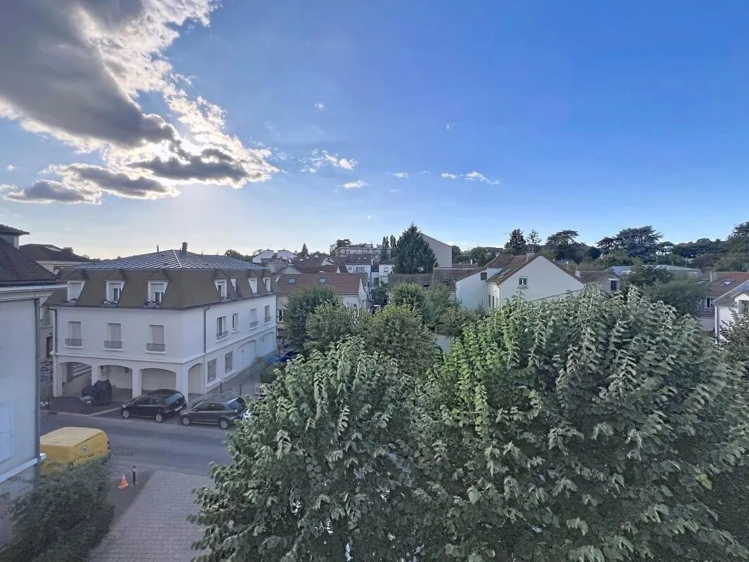 Appartement à louer, 83m², Garches