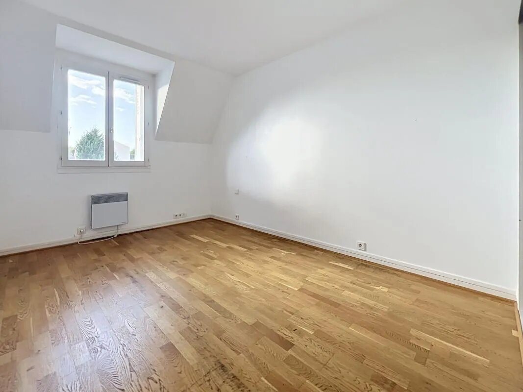 Appartement à louer, 83m², Garches