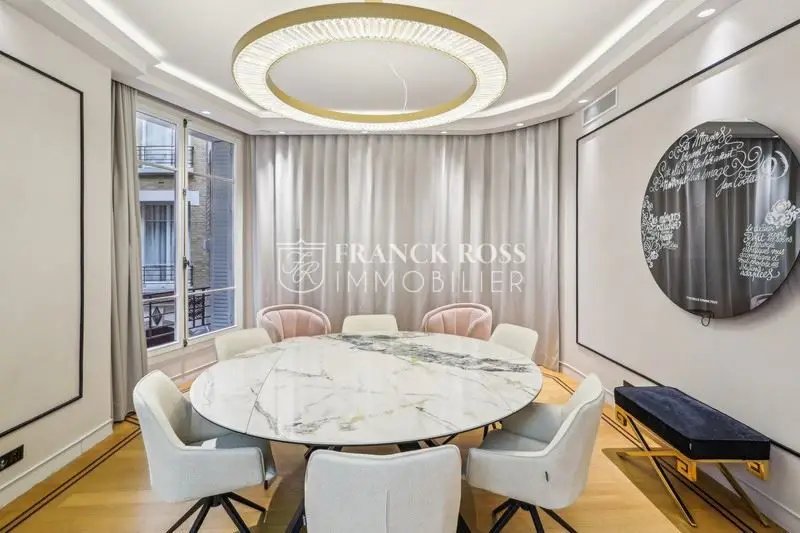 Appartement à louer, 150m², Paris 8ème