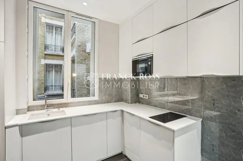 Appartement à louer, 150m², Paris 8ème