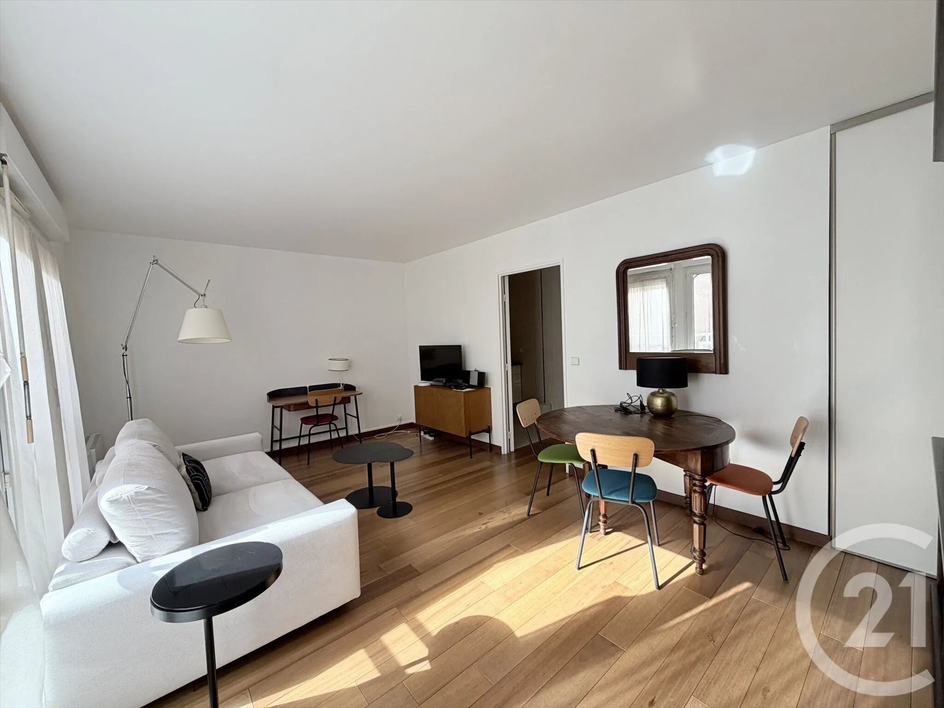 Appartement à louer, 45m², Suresnes