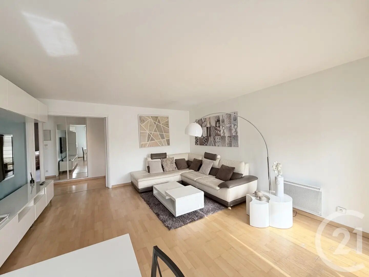 Appartement à louer, 85m², Suresnes
