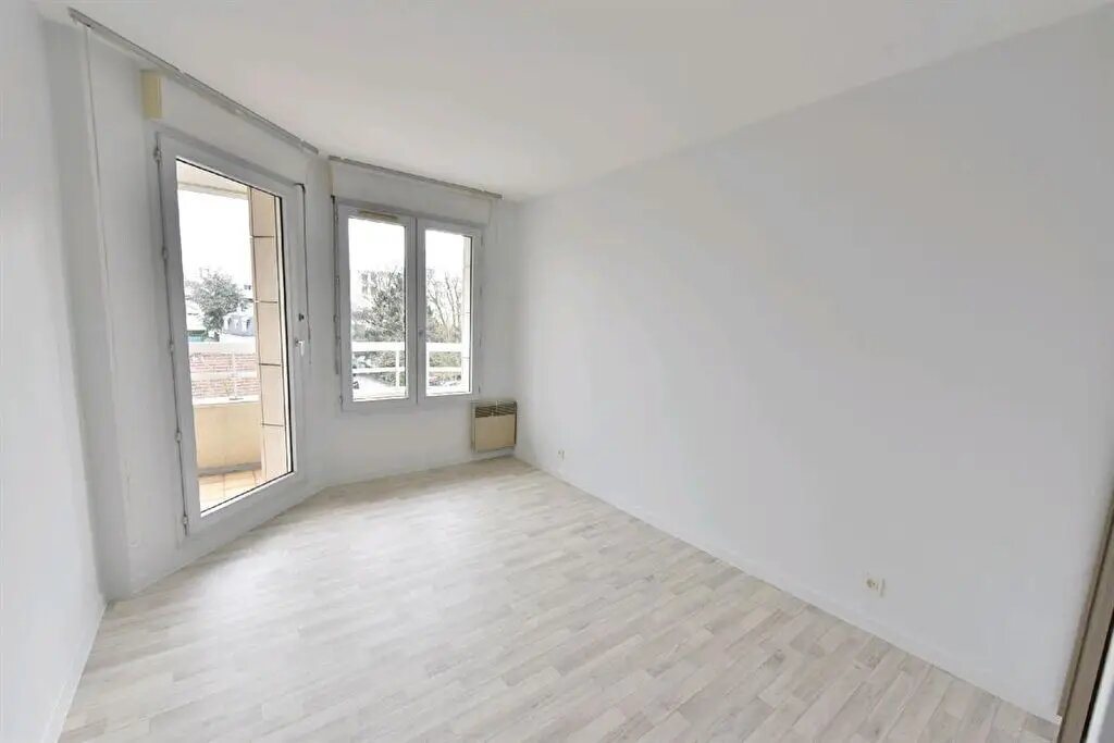 Appartement à louer, 62m², Châtillon