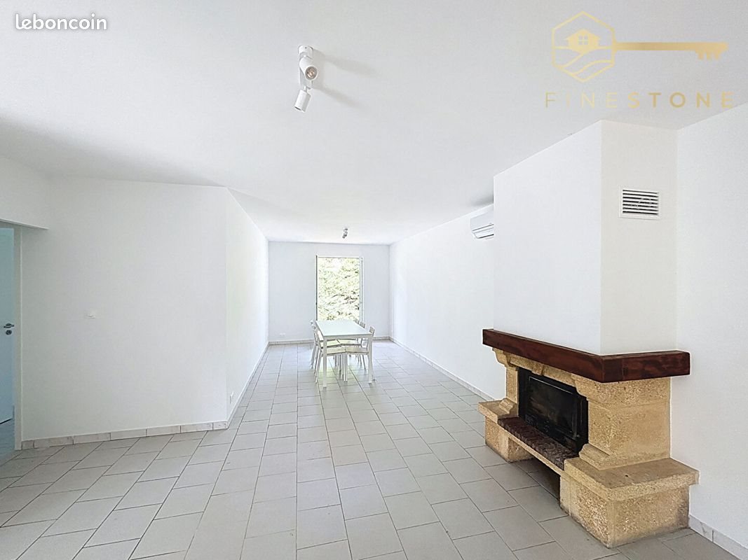 Maison à louer, 118m², Saint-Cyr-sur-Mer