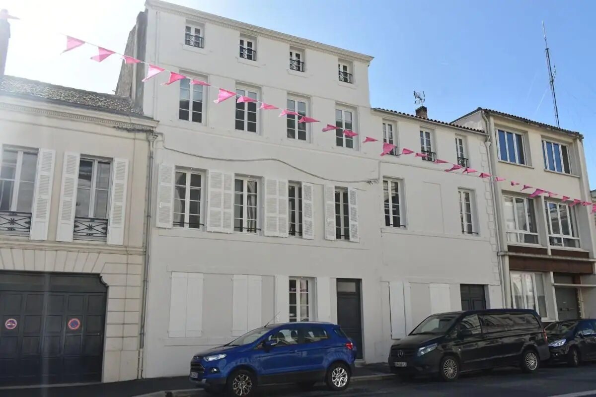 Appartement à louer, 57m², Rochefort