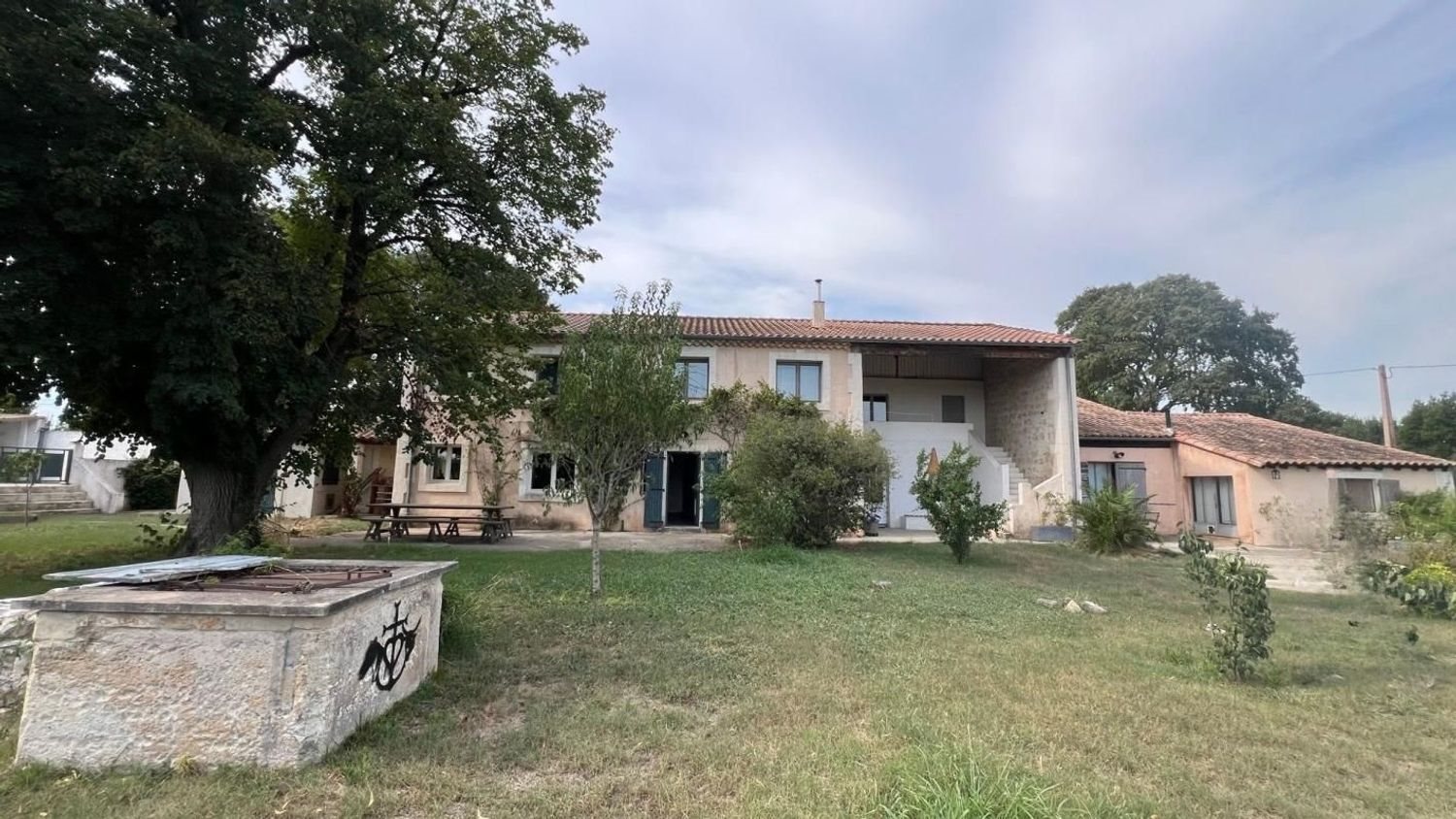 Maison à louer, 358m², Arles