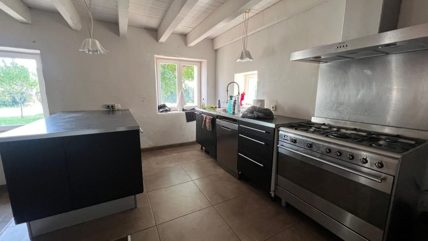 Maison à louer, 358m², Arles