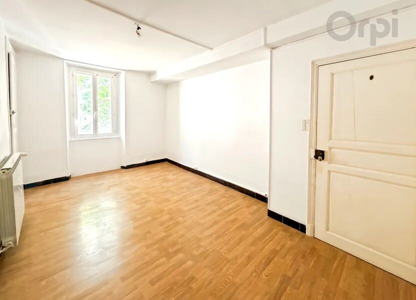 Appartement à louer, 66m², Laragne-Montéglin