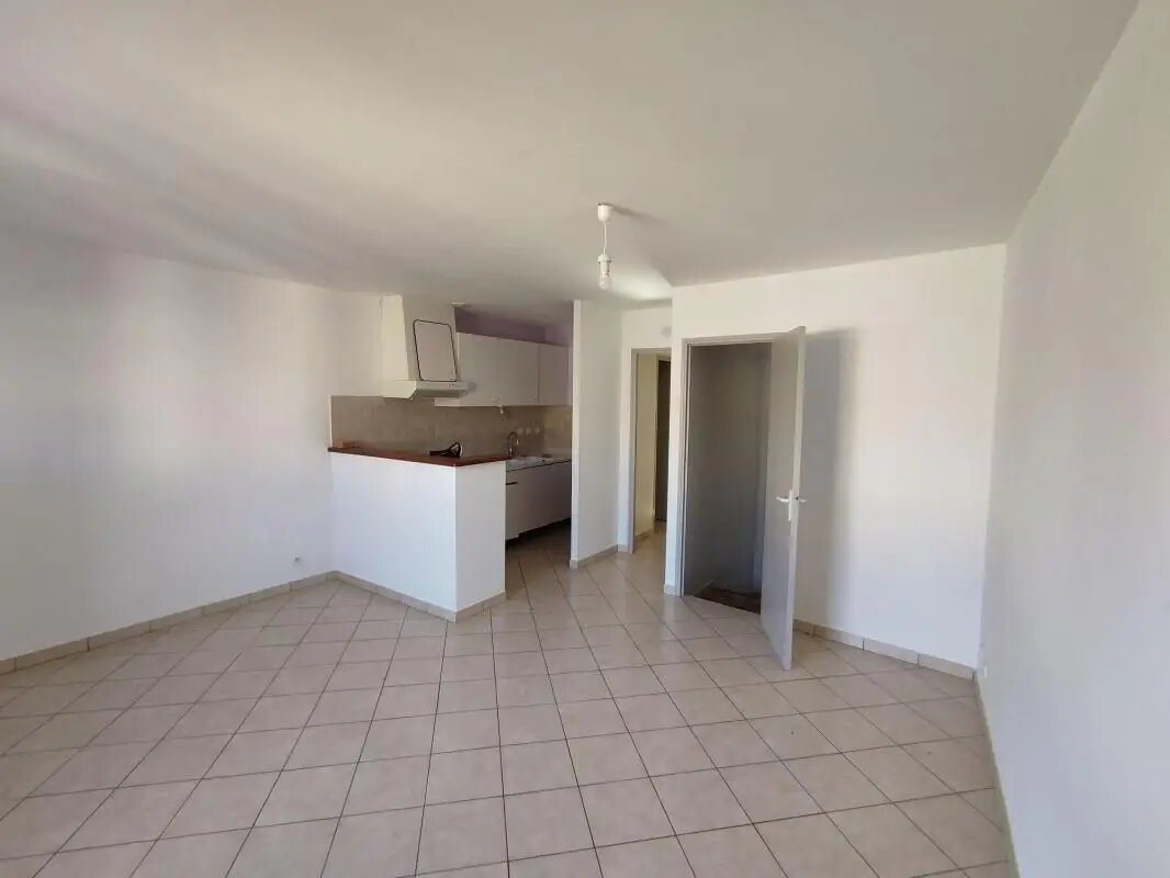 Maison à louer, 65m², Corbières-en-Provence