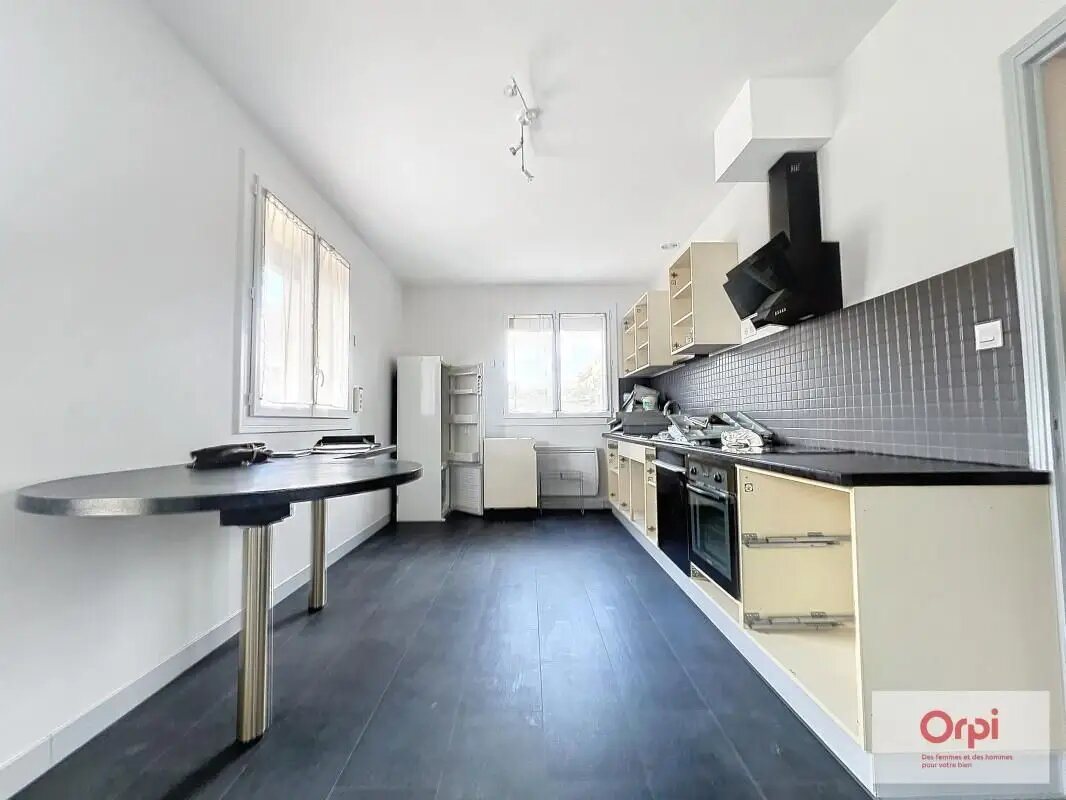 Maison à louer, 176m², Montmarault