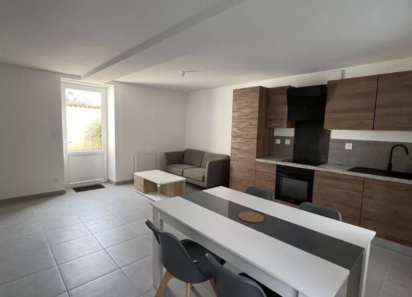 Maison à louer, 45m², Saint-Julien-de-l'Escap