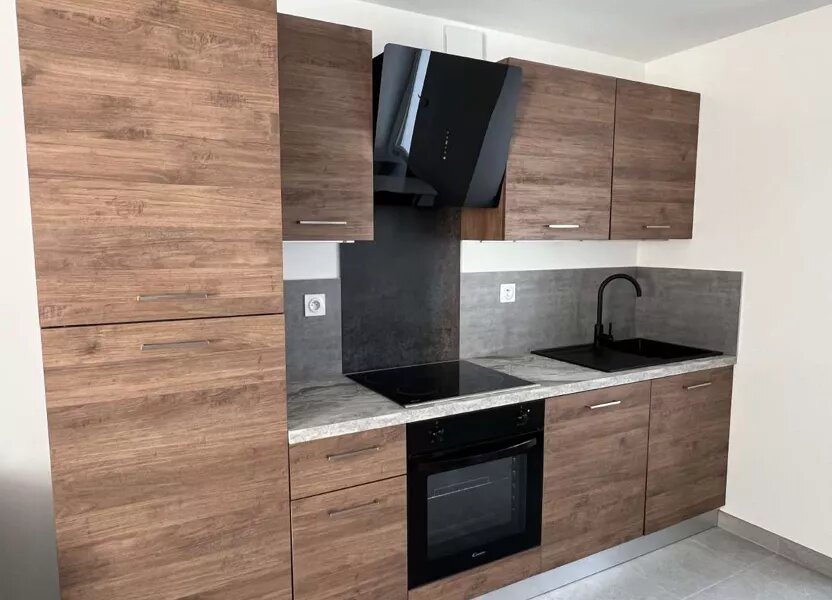 Maison à louer, 45m², Saint-Julien-de-l'Escap