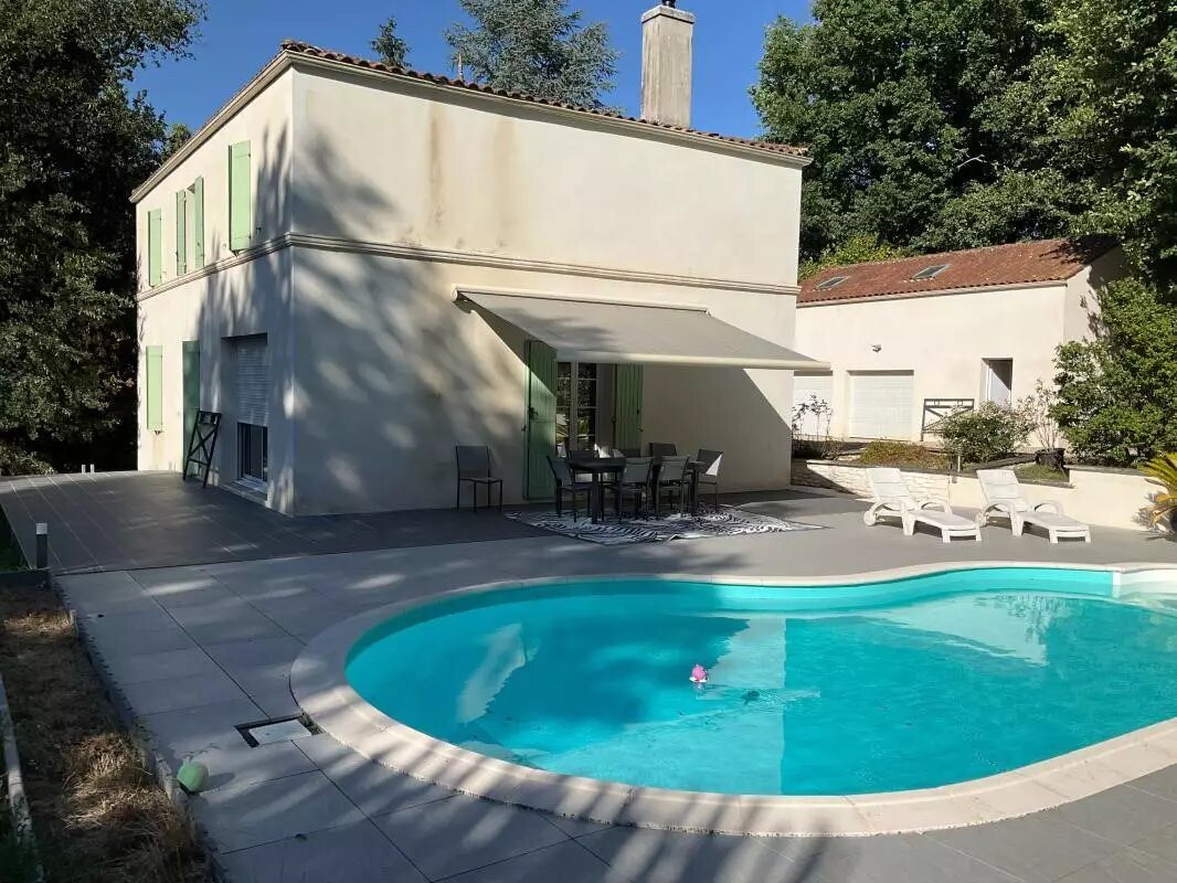 Maison à vendre, 186m², Saintes