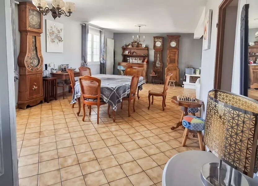 Maison à vendre, 290m², Mensignac