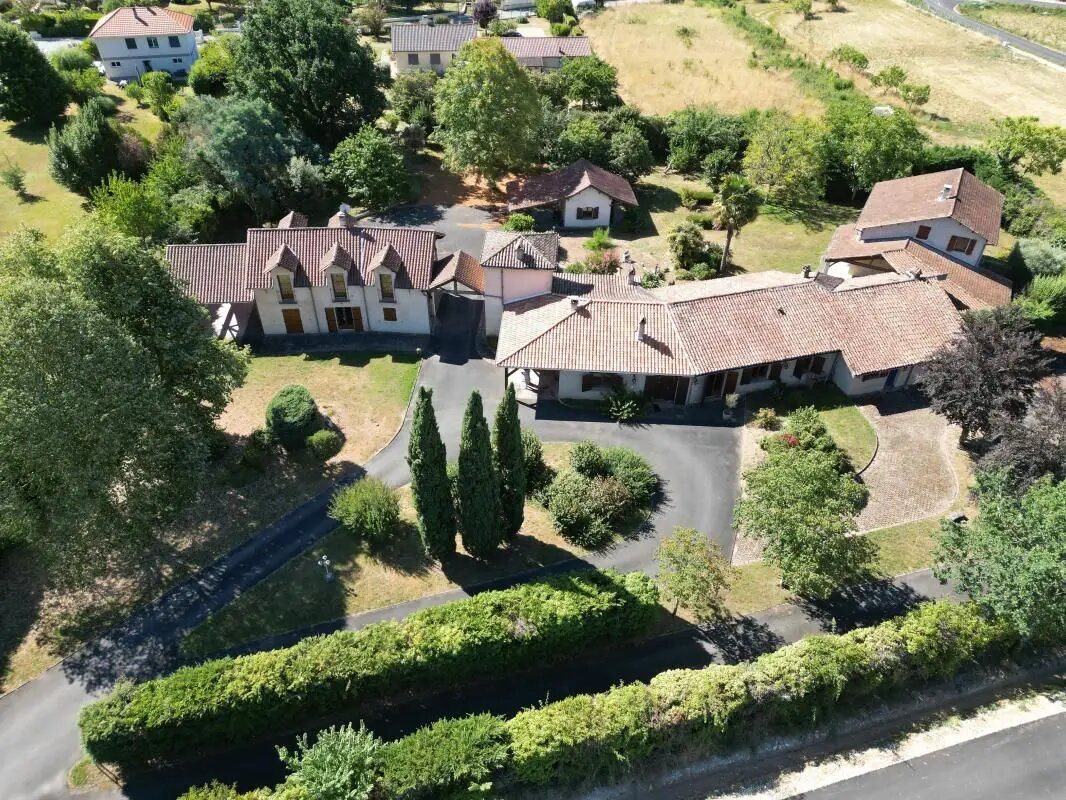 Maison à vendre, 390m², Antonne-et-Trigonant