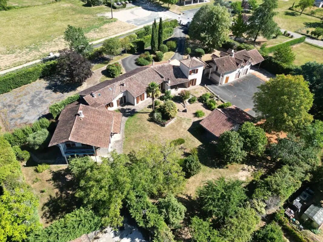 Maison à vendre, 390m², Antonne-et-Trigonant