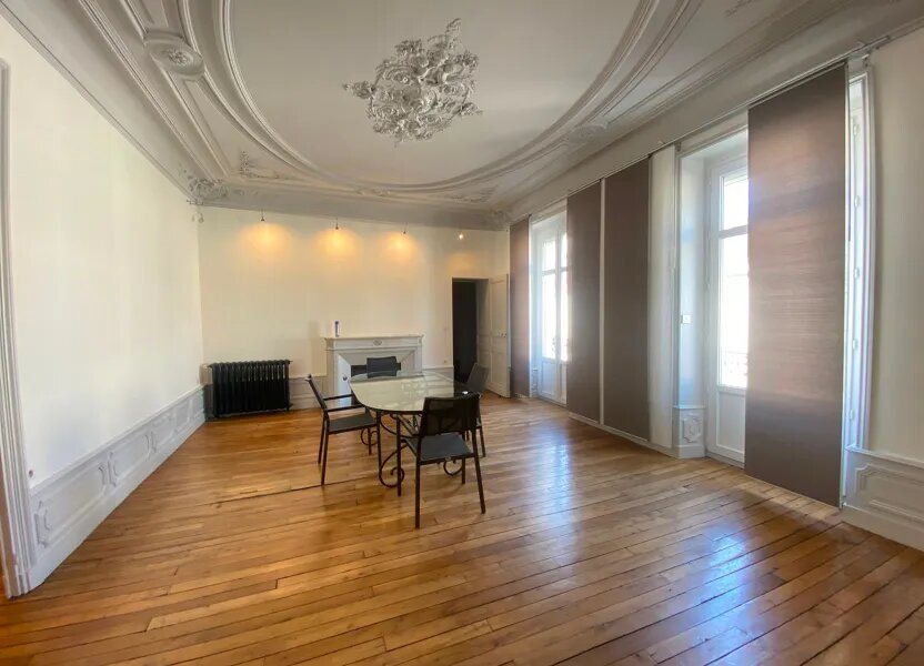 Appartement à louer, 147m², Périgueux