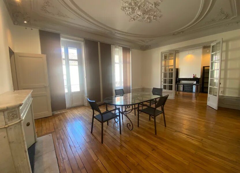 Appartement à louer, 147m², Périgueux