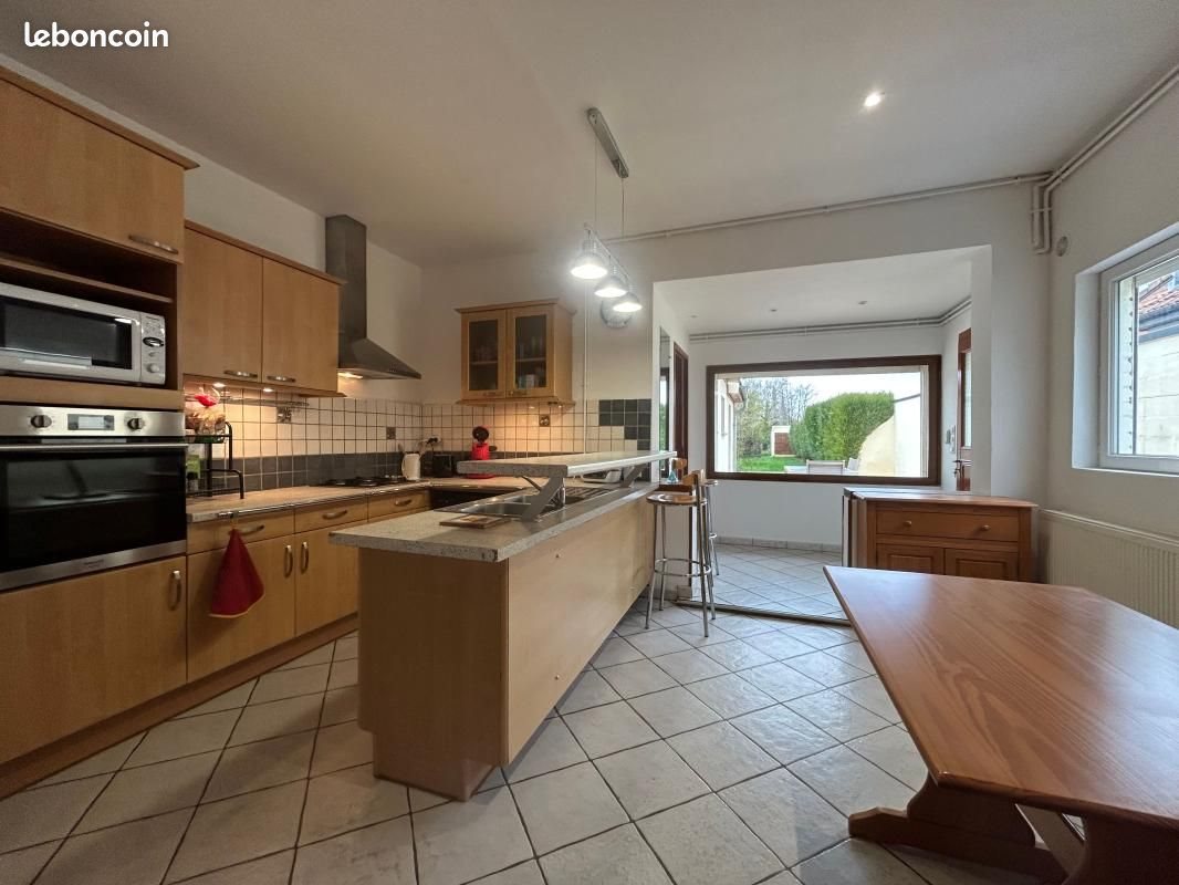 Maison à vendre, 122m², Hélesmes