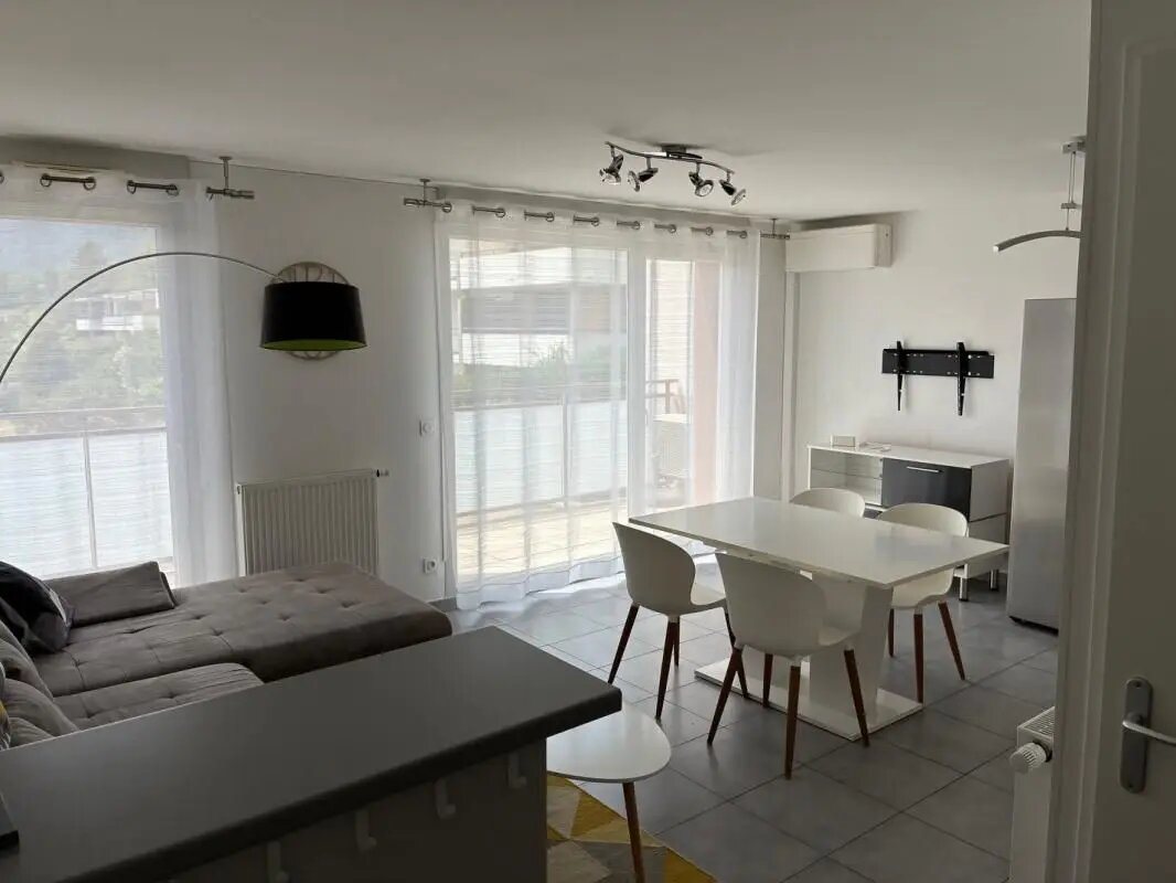 Appartement à louer, 47m², Gex
