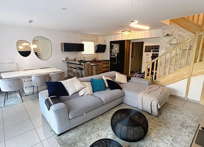 Maison à louer, 110m², Cranves-Sales