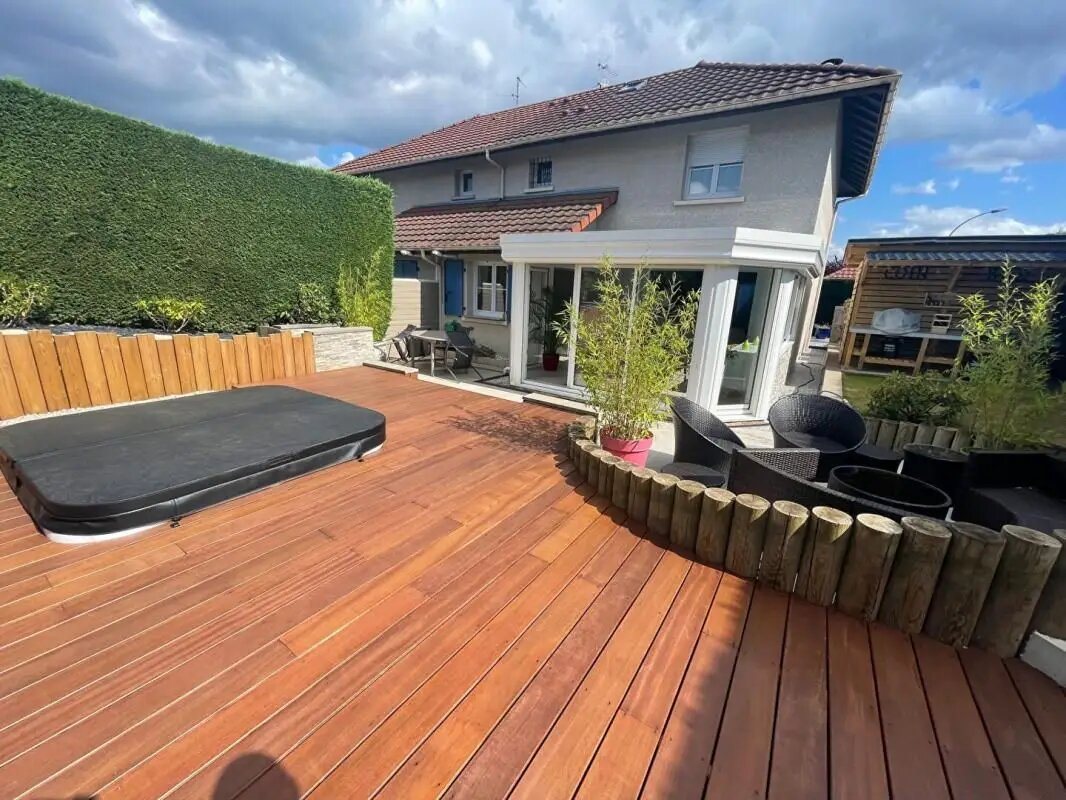 Maison à louer, 96m², Gex