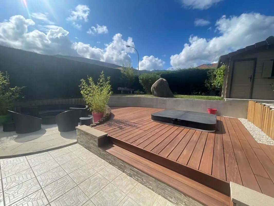 Maison à louer, 96m², Gex