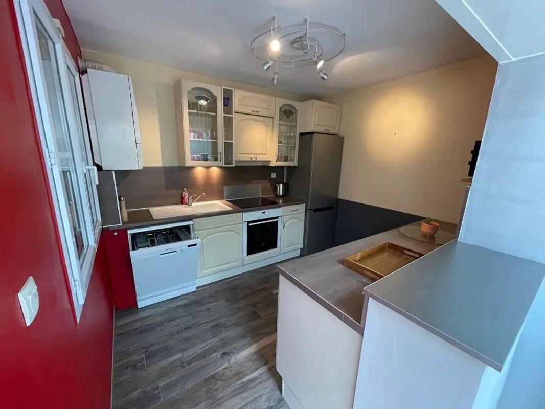 Maison à louer, 96m², Gex