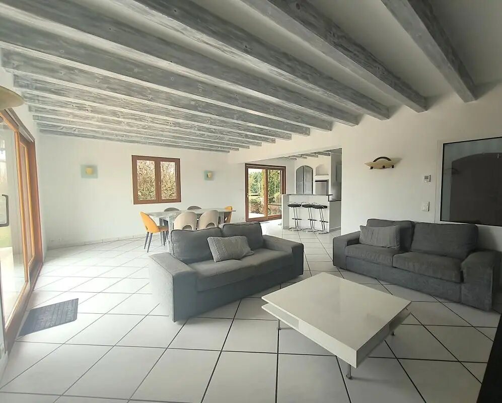 Maison à louer, 230m², Prévessin-Moëns