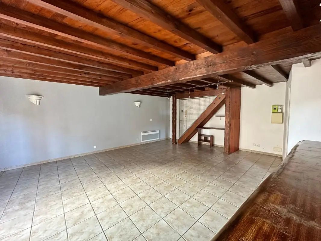 Appartement à louer, 65m², Bages
