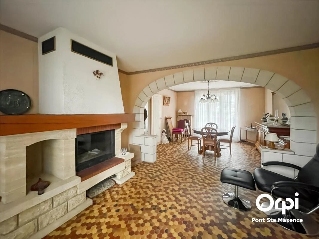 Maison à vendre, 99m², Fleurines