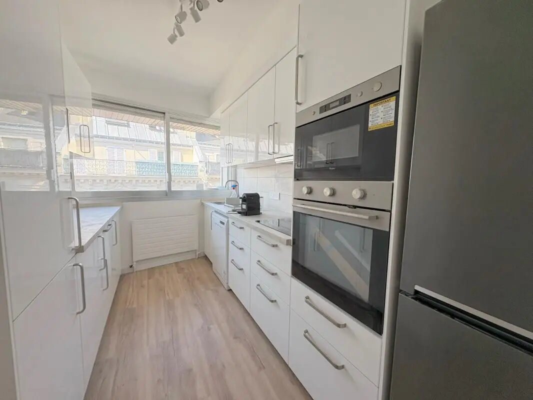 Appartement à louer, 107m², Paris 8ème