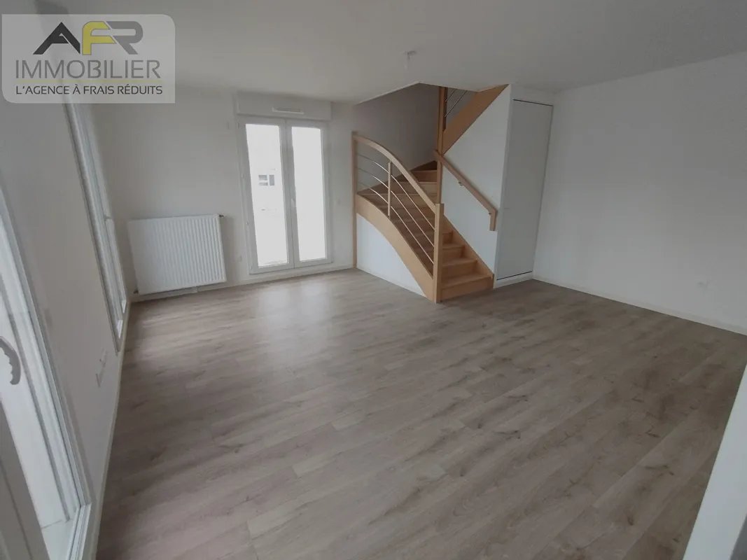 Appartement à louer, 79m², Cergy