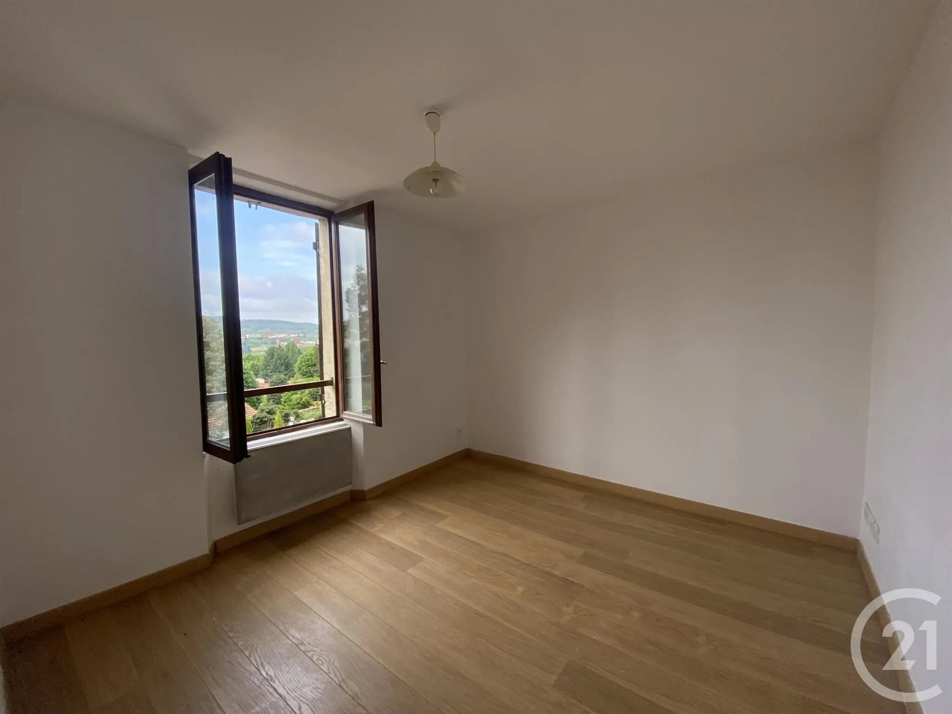 Appartement à louer, 16m², Linas