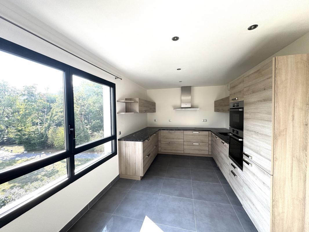 Appartement à vendre, 132m², Saint-Genis-Pouilly