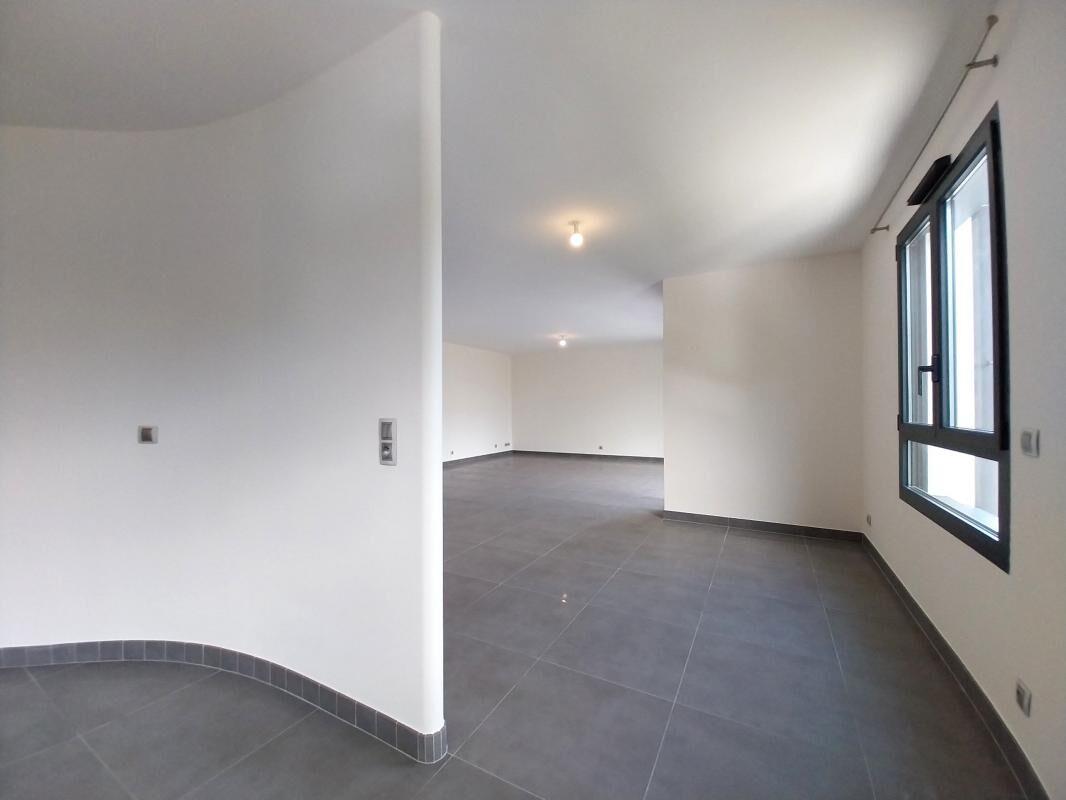 Appartement à vendre, 132m², Saint-Genis-Pouilly