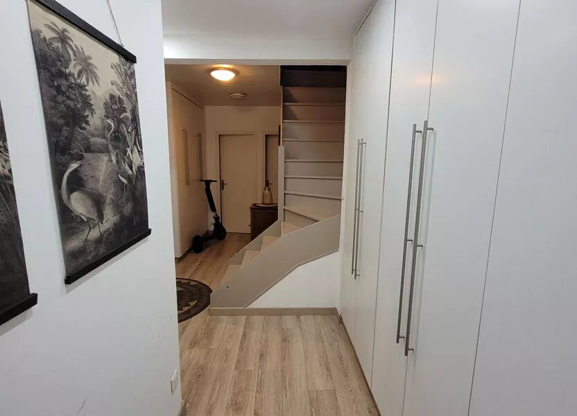 Maison à vendre, 205m², Saint-Genis-Pouilly