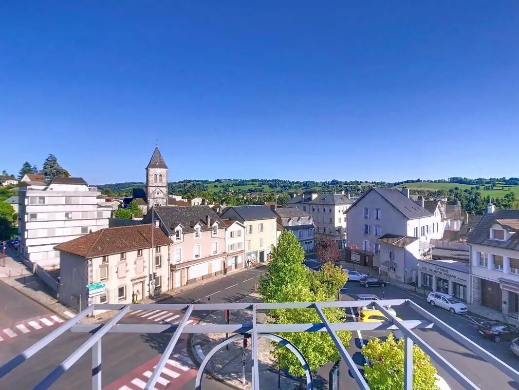 Appartement à louer, 71m², Arpajon-sur-Cère