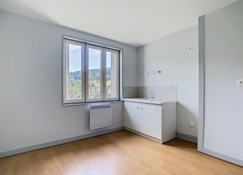 Appartement à louer, 50m², Saint-Martin-Valmeroux